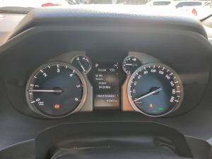 Toyota Land Cruiser Prado 2.8GD VX-L - Image 11