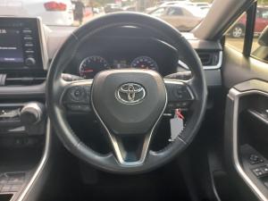 Toyota RAV4 2.0 GX auto - Image 8