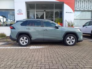 Toyota RAV4 2.0 GX auto - Image 3