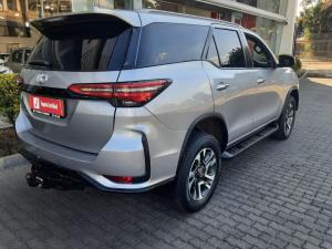 Toyota Fortuner 2.8GD-6 Raised Body automatic - Image 2