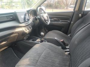 Toyota Rumion 1.5 SX - Image 7
