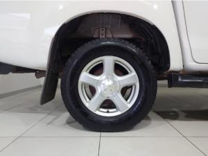Isuzu KB 300D-Teq double cab LX auto - Image 12