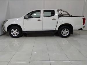 Isuzu KB 300D-Teq double cab LX auto - Image 2