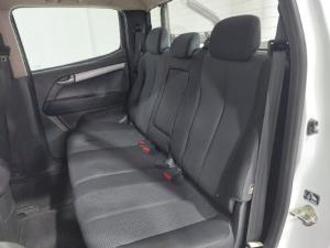 Isuzu KB 300D-Teq double cab LX auto - Image 6