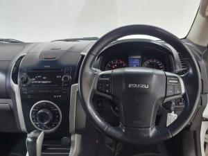 Isuzu KB 300D-Teq double cab LX auto - Image 8