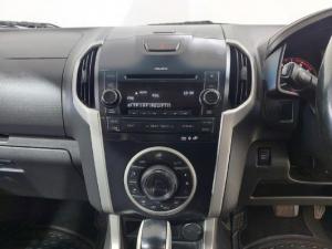 Isuzu KB 300D-Teq double cab LX auto - Image 9