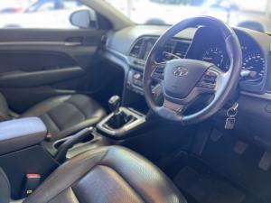 Hyundai Elantra 1.6 Executive - Image 8