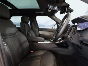 Land Rover Range Rover Sport D350 Dynamic SE - Image 11