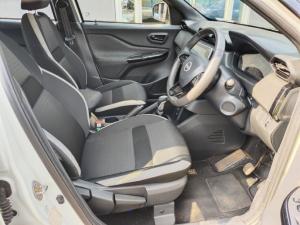 Nissan Magnite 1.0 Turbo Acenta Kuro auto - Image 5