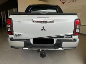 Mitsubishi Triton 2.4DI-D double cab 4x4 auto - Image 3