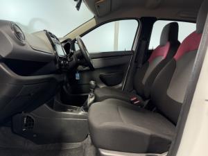 Renault Kwid 1.0 Zen - Image 12
