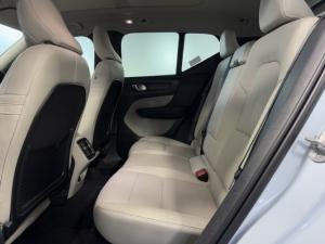 Volvo XC40 B3 Ultimate Dark - Image 11