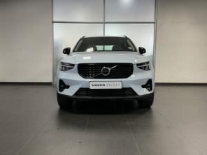 Volvo XC40 B3 Ultimate Dark - Image 3