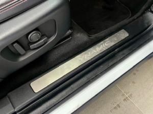 Land Rover Discovery Sport P250 R-Dynamic SE - Image 12