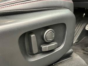 Land Rover Discovery Sport P250 R-Dynamic SE - Image 13