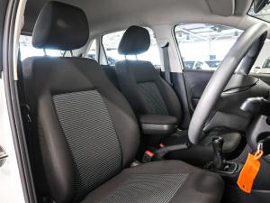 Volkswagen Polo Vivo hatch 1.4 Comfortline - Image 13