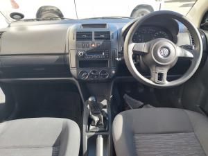 Volkswagen Polo sedan 1.4 Trendline - Image 6