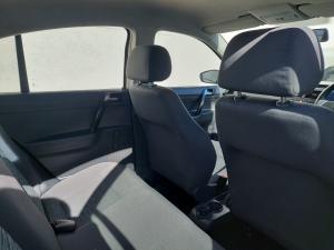Volkswagen Polo sedan 1.4 Trendline - Image 14
