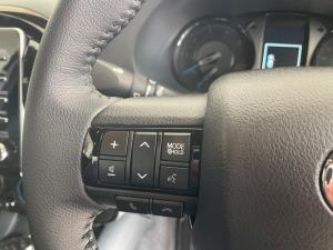Toyota Hilux 2.8GD-6 Xtra cab Legend manual - Image 9