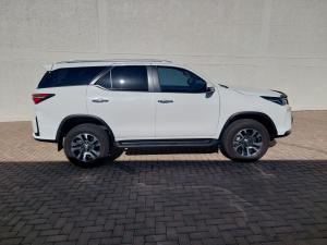 Toyota Fortuner 2.4GD-6 auto - Image 3