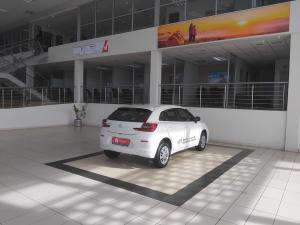 Toyota Starlet 1.5 Xi - Image 2