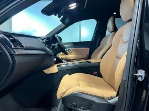 Volvo XC90 T8 Recharge AWD Ultra Dark - Image 12
