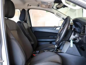 Volkswagen Amarok 2.0TDI double cab Life 4Motion auto - Image 12