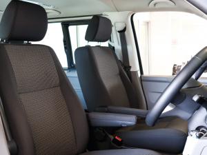 Volkswagen Transporter 2.0TDI Kombi SWB Trendline auto - Image 12