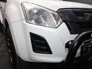 Isuzu D-Max 250 double cab Hi-Ride auto - Image 6