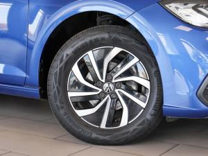 Volkswagen Polo hatch 1.0TSI Life manual - Image 3
