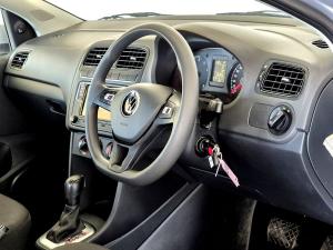 Volkswagen Polo Vivo hatch 1.6 Comfortline auto - Image 11