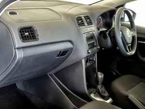 Volkswagen Polo Vivo hatch 1.6 Comfortline auto - Image 14