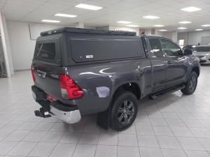 Toyota Hilux 2.4GD-6 Xtra cab Raider manual - Image 2