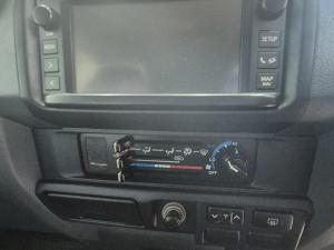 Toyota Land Cruiser 76 4.5D-4D V8 station wagon LX - Image 10