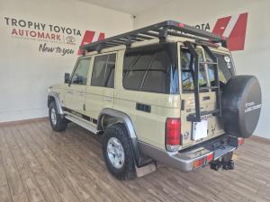 Toyota Land Cruiser 76 4.5D-4D V8 station wagon LX - Image 15