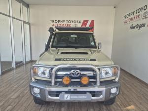 Toyota Land Cruiser 76 4.5D-4D V8 station wagon LX - Image 4