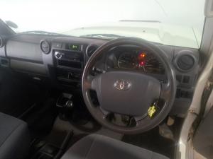 Toyota Land Cruiser 79 4.5D-4D V8 single cab LX - Image 6