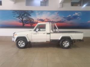 Toyota Land Cruiser 79 4.5D-4D V8 single cab LX - Image 10