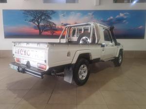 Toyota Land Cruiser 79 4.5D-4D V8 single cab LX - Image 2