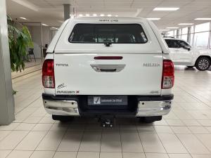 Toyota Hilux 2.4GD-6 double cab 4x4 Raider X manual - Image 5