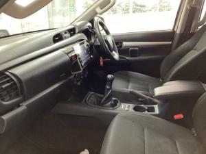 Toyota Hilux 2.4GD-6 double cab 4x4 Raider X manual - Image 7