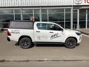 Toyota Hilux 2.8GD-6 48V double cab Raider - Image 3