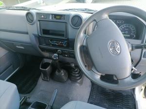 Toyota Land Cruiser 79 4.5D-4D V8 single cab LX - Image 6