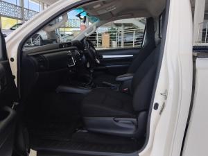 Toyota Hilux 2.4GD-6 single cab 4x4 Raider manual - Image 7