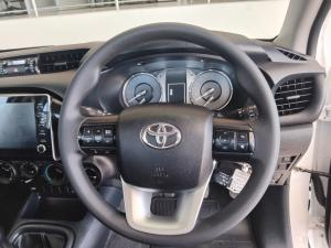 Toyota Hilux 2.4GD-6 single cab 4x4 Raider manual - Image 8
