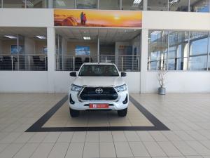 Toyota Hilux 2.4GD-6 single cab 4x4 Raider manual - Image 4