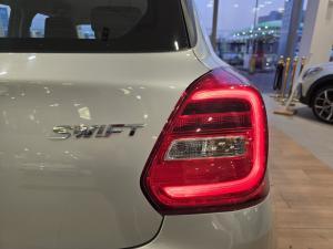 Suzuki Swift 1.2 GL auto - Image 10