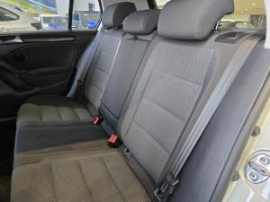 Volkswagen Golf 1.6TDI Comfortline auto - Image 9