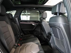 Volkswagen Touareg V6 TDI R-Line - Image 22