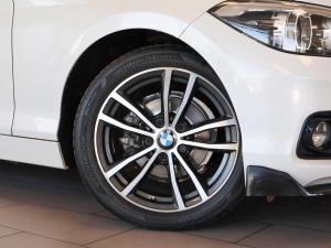 BMW 1 Series 118i 5-door Edition Sport Line Shadow auto - Image 3